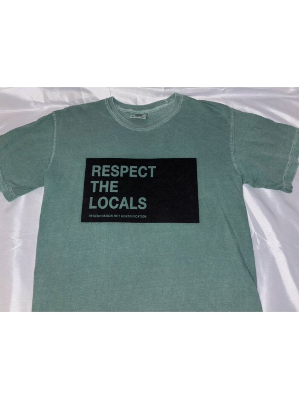 NWOT Comfort Colors Respect The Locals Graphic T-Shirt Small